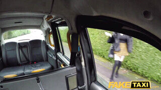 Fake Taxi - Szoknyás zsenge leányzó a taxissal hancúrozik