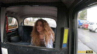 Fake Taxi - Sabrina Spice lovagol a taxis farkán