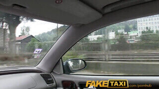 FakeTaxi - Samantha Jolie lecidázza a taxist