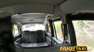 Fake Taxi kifestett szuka kielégíti a sofőrt
