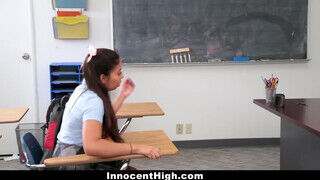 InnocentHigh - Jasmine Summers szőrös buláját a tanár döngeti
