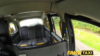 Fake Taxi - Hatalmas mellű milf bekúrva a hátsó ülésen