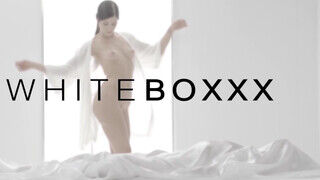 White Boxxx - Csinos barinő szereti a kötözéses dugást