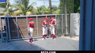 BFFS - Baseball ruhás csajok szeretkezni is tudnak