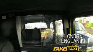FakeTaxi - zsenge pipi lecummantja az vén taxist