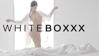 WhiteBoxxx - Renata Fox intenzív orgazmus