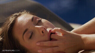ULTRAFILMS - Sabrisse a tini cseh kisasszony