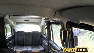 Fake Taxi - öregebb spiné méretes pélót akar