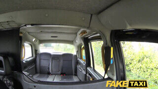 Fake Taxi - brutálisan izgató milf kamatyolni akar