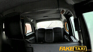 FakeTaxi - félénk fiatalasszony kicsike tetszetős popsikája