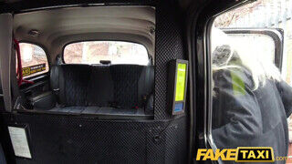 Fake Taxi - Ruszki szöszi milf a hátsó ülésen