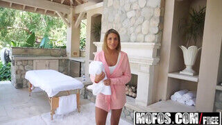Mofos - August Ames a szívdöglesztő masszőr