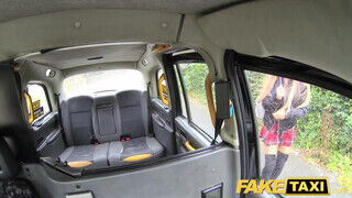 Fake Taxi - Skyler Mckay kufferjét megdugják