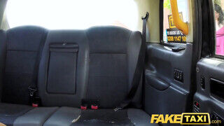 Fake Taxi - Jasmine Lau a hátsó ülésen