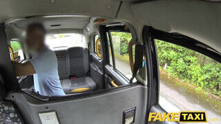 Fake Taxi - Maszkos milf rácuppan a faszra