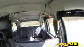 Fake Taxi - Tasha Holz az óriás cicis kis csaj