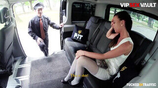 FuckedInTraffic - Alicia Wild orbitális keblű cseh bébi