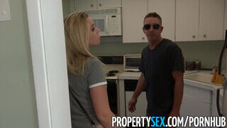 PropertySex - Bailey Brooke beleül a farokba