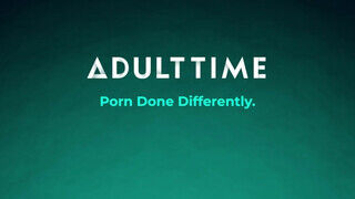 ADULT TIME - Fősulis csajok ma se tanulnak
