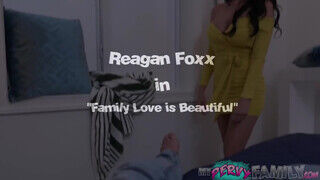 Reagan Foxx a közösülni akaró mostoha anya