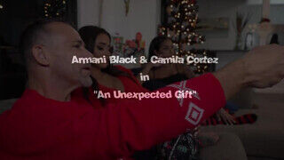 Camila Cortez és Armani Black édeshármasban szexelnek