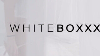 WhiteBoxxx - Eveline Dellai kamázza segglyukba csinálni