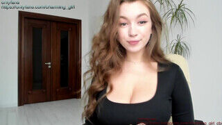 Charming Milana - Cuki diáklány peckezik