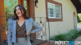 PropertySex - Aubree Valentine a szeximádó ingatlanos