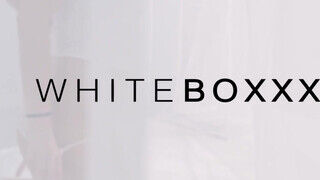 WhiteBoxxx - nagyméretű picsájú leányzó reggel is akar közösülni