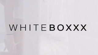 WhiteBoxxx - vadító szöszi fiatalasszony reggel akar kettyinteni