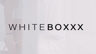 WhiteBoxxx - Lana Bell-nek nagyon feszes a cunija