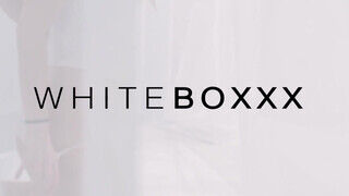 WhiteBoxxx - Tiffany Tatum magyar kiscsaj megosztja a barátját