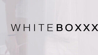 WHITEBOXXX - a rendes fiatalasszony megoszotik a faszon