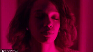 Deeper - Lacey London fehér cerkát akart