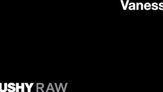 TUSHYRAW - Vanessa várja a hátsójába a kárót