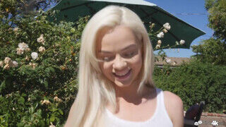 Elsa Jean és a kertész pasas hatalmas hímvesszője