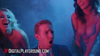 Digital Playground - Brooklyn Blue és Alyssia Kent kényeztetik egymást