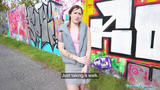 Public Agent - Mina a bazinagy popós fiatal