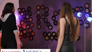 Naughty America - Kendall Kayden a zenész ürgével kúr