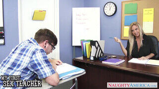 Brooke Tyler az óriás cicis tanítónéni -- Naughty America