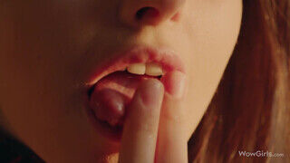 WOWGIRLS - Alissa Foxy a bombázó harisnyás kishölgy