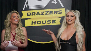 BRAZZERS - Luna Star extrém pózokban kúrel