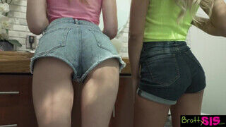 Destiny Cruz és Lily Larimar egyszerre megszexelve