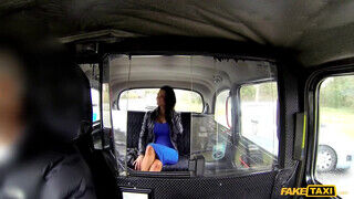 Fake Taxi - Jasmine Jae a dögös csöcsös milf
