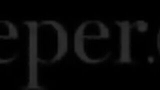 Deeper - Queenie a csábos méretes tőgyes milf
