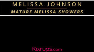Melissa Johnson a kádban maszturbál