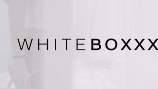 WHITEBOXXX - Mia Evans kedveli a kéjenc szexjátékokat