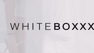 WHITEBOXXX - Tiffany Tatum derekasan kinyalva