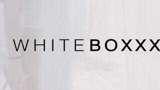 WHITEBOXXX - Nelly Kent és Alissia édeshármasban kamagyolnak