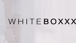 WHITEBOXXX - csodaszép, bombázó kis csaj az ágyban